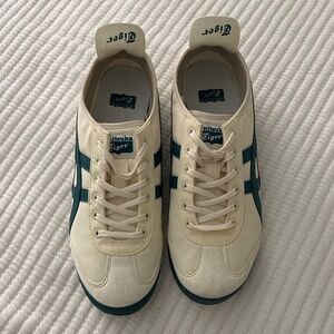 ASICS Onitsuka Tiger Shoes men’s 7 women’s 8.5